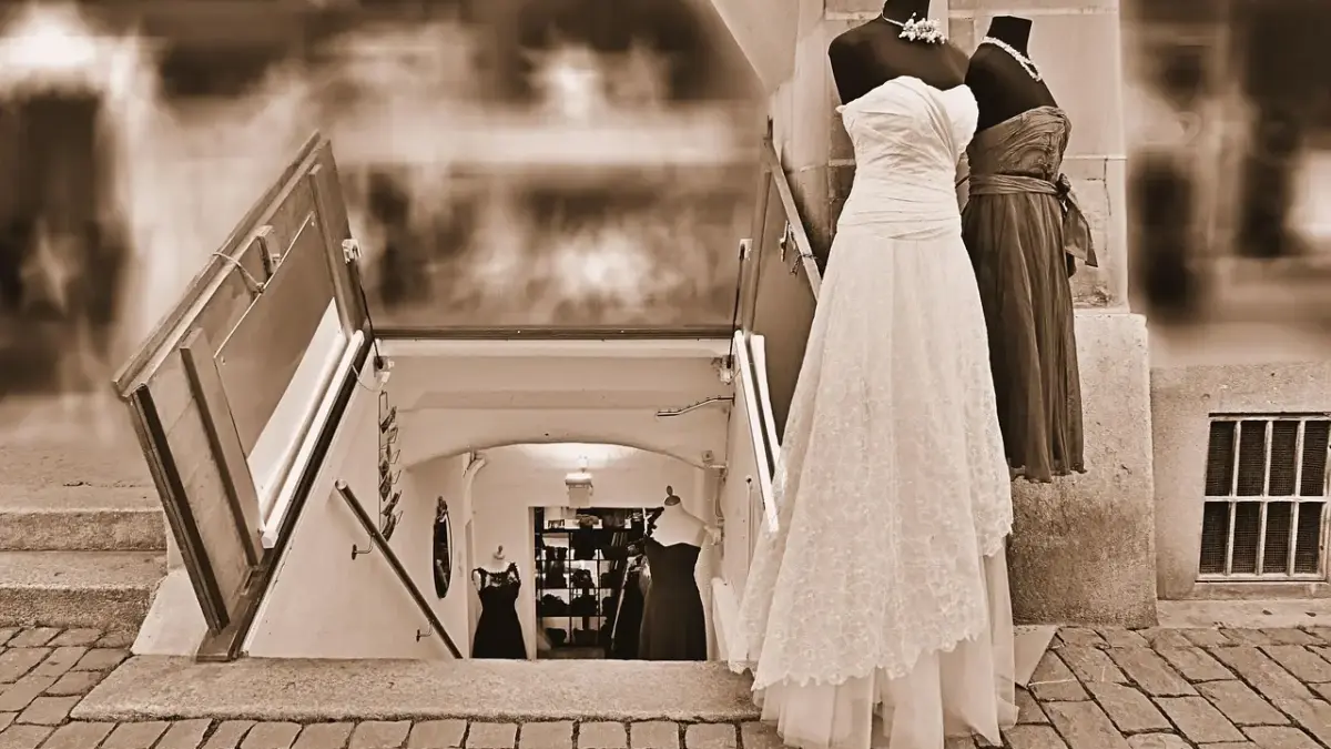 Hvem har skrevet Badehotellet? - Mød forfatterne, inspirationen og de skjulte dramaer