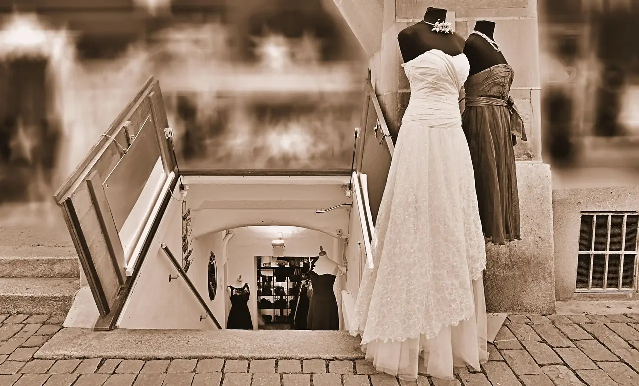 Hvem har skrevet Badehotellet? – Mød forfatterne, inspirationen og de skjulte dramaer